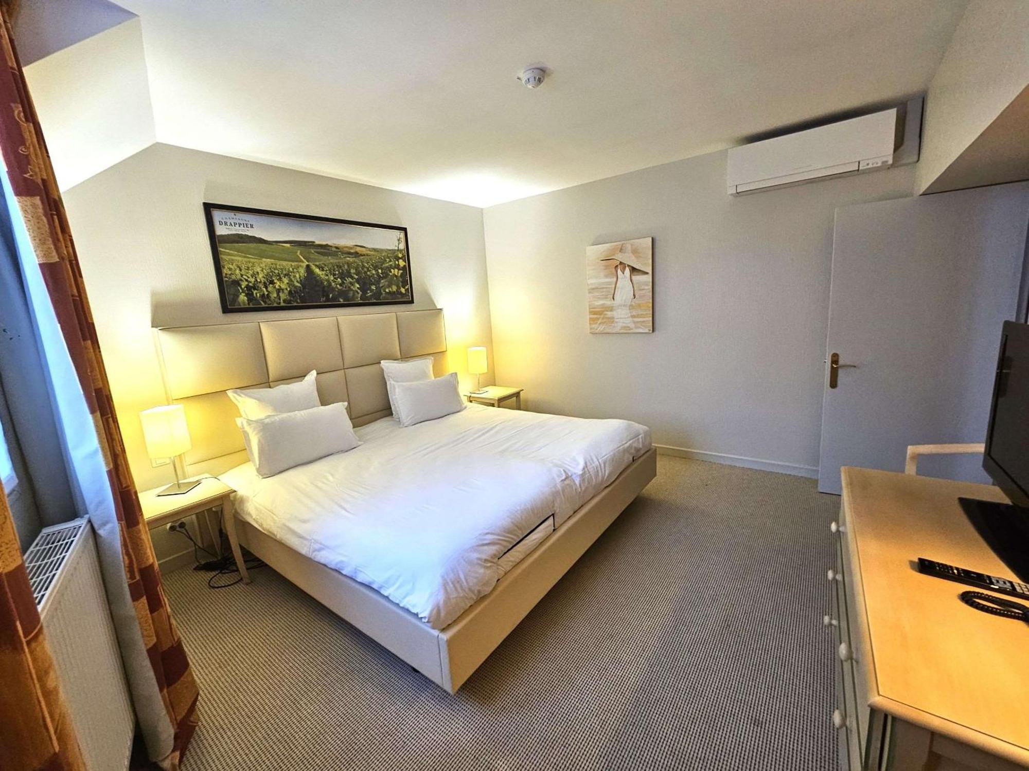 Auberge Du Lac, Sure Hotel Collection By Best Western Мениль-Сен-Пер Экстерьер фото