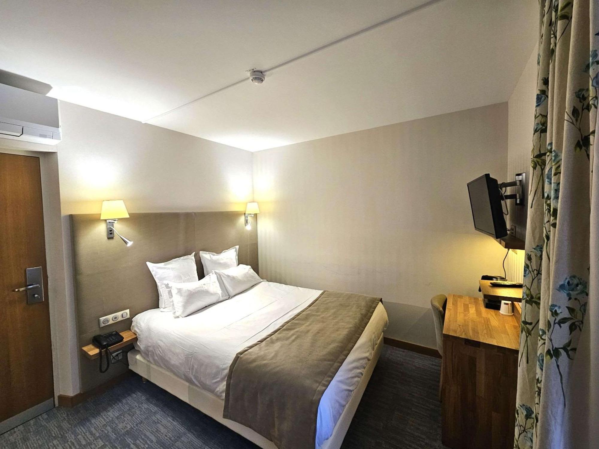Auberge Du Lac, Sure Hotel Collection By Best Western Мениль-Сен-Пер Экстерьер фото